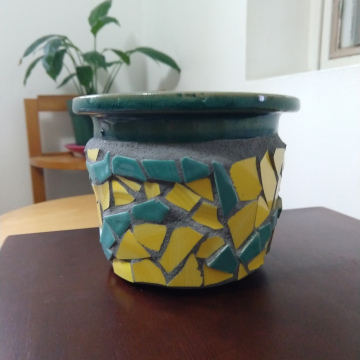 Planter, green and yellow